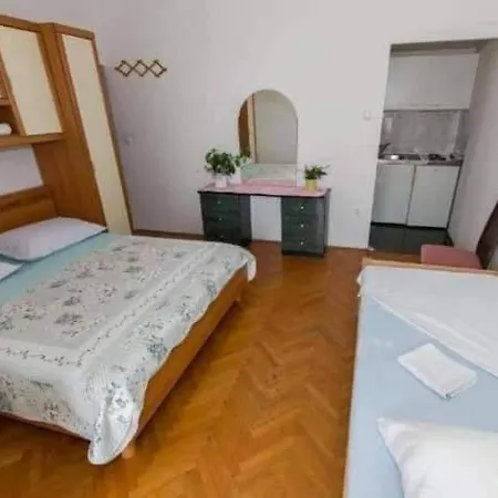 Apartment Centar And Sea View