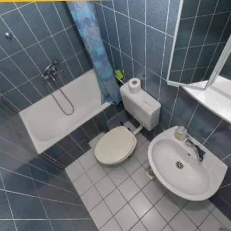 Centar And Sea View Apartment *