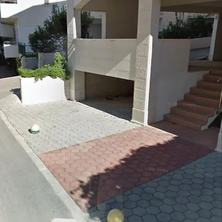 Centar And Sea View Apartment